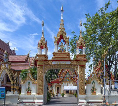 Wat Okat Temple Gate (DTHNP0265)