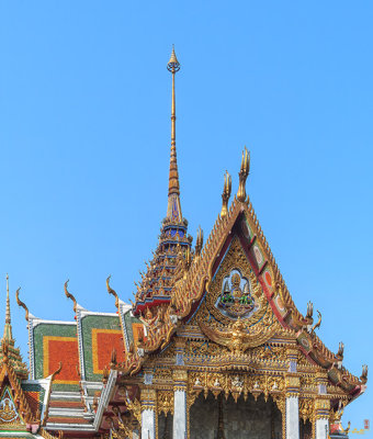 Wat Hua Lamphong Phra Ubosot Front Gable and Spire (DTHB0008)