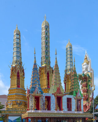 Wat Khunchan Merit Shrines Three Prangs and Three Chedi (DTHB2456)