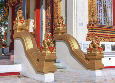 Wat Chai Mongkhon Phra Ubosot Entrance Lion Guardians (DTHSP0176)