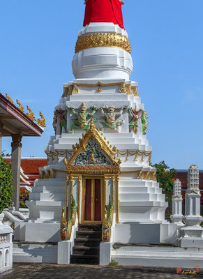 Wat Nai Song Wihan Phra Chedi Entrance and Supporting Demons (DTHSP0199)