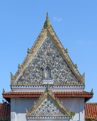 Wat Klang Worawihan Phra Phutthabat Shrine Gables (DTHSP0241)