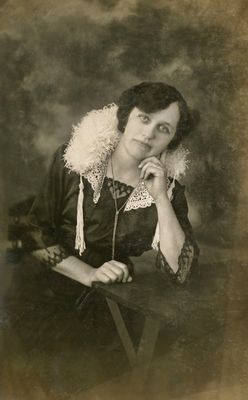 Lady with an interesting collar