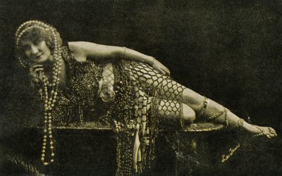 Celebrities, Entertainers & Famous People 1870 to Present
