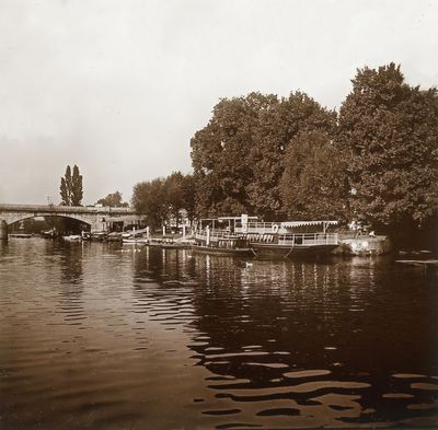On the Thames 