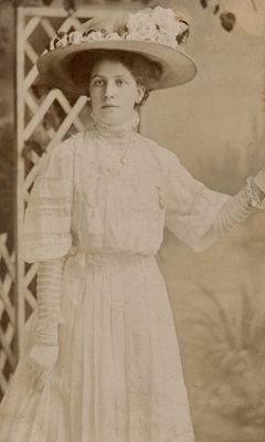 Lady with a big Hat