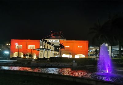 La Isla shopping mall at night 