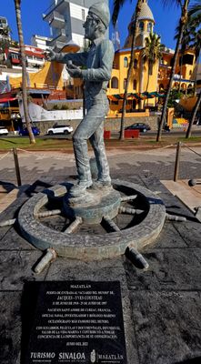 Jacques Yves Cousteau statue
