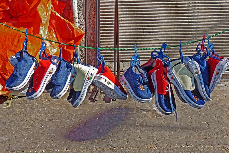 08_A display in the market.jpg