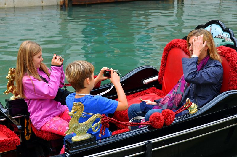 46_Kids photographing mom.jpg