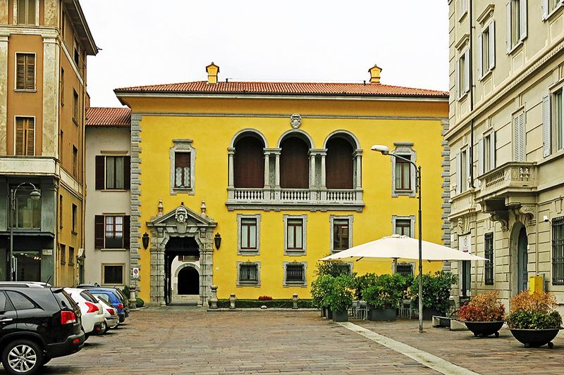 14_Bishop's residence.jpg
