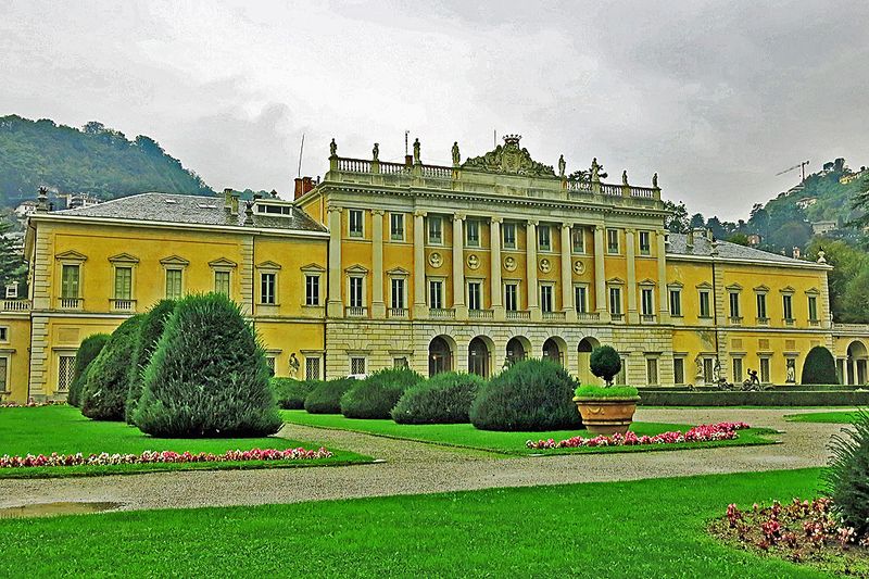 35_Villa Olmo in the rain.jpg
