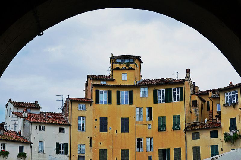 15_Entering Piazza dellAnfiteatro.jpg