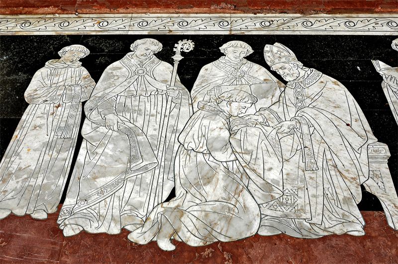 15_Marble floor in the front.jpg
