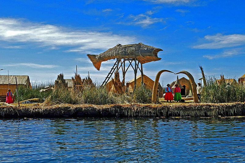02_Uros Islands.jpg