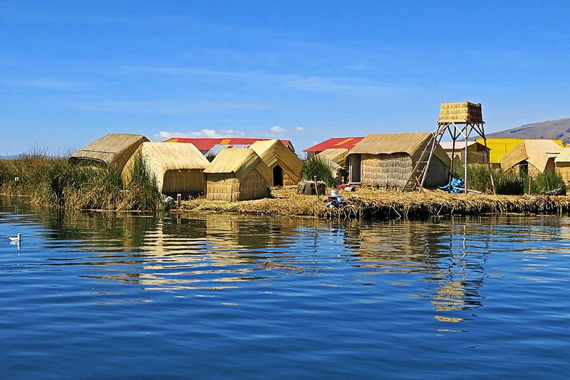 03_Uros Islands.jpg