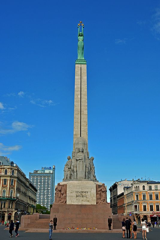 01_Freedom Monument.jpg