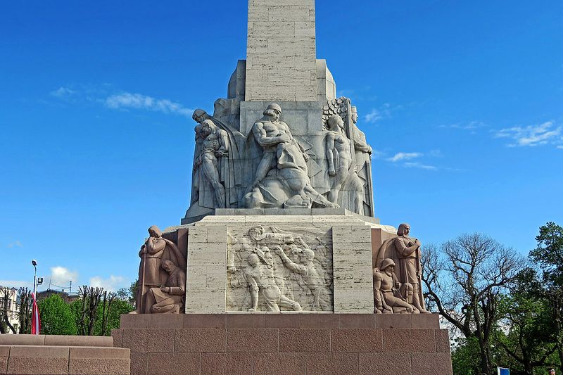 03_Freedom Monument.jpg