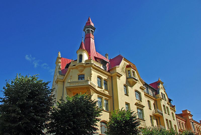 19_An apt bldg taken 2007.jpg