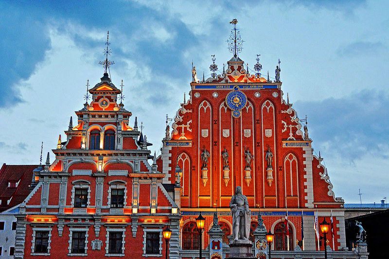 23_Striking architecture.jpg