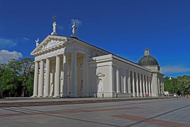 01_Vilnius Cathedral.jpg