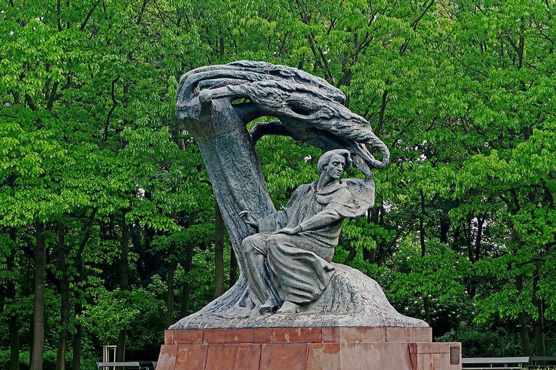 13_Warsaw_Chopin Statue.jpg