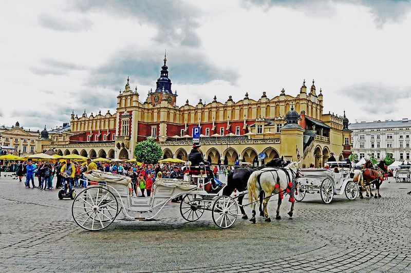 45_Krakow_Cloth Hall.jpg