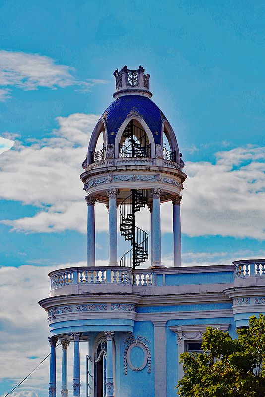 09_Spiral staircase at the rooftop.jpg