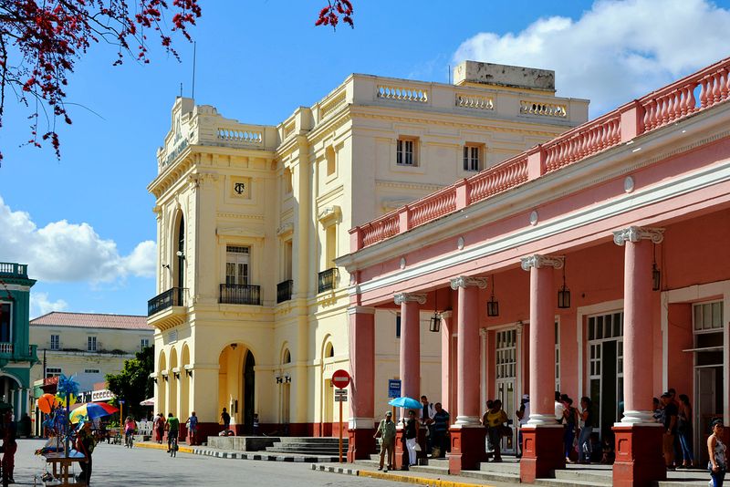 25_Spectacular architecture around Vidal Park.jpg