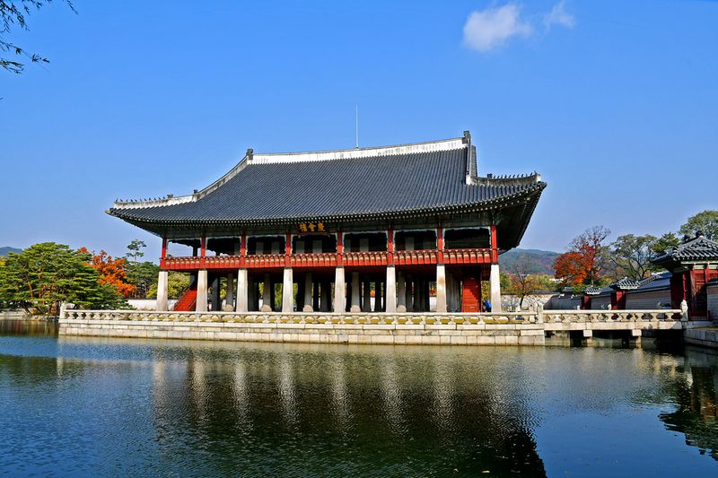36_Gyeonghoeru Pavilion.jpg