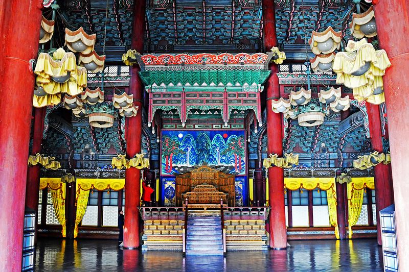 48_The main hall of Changdeokgung Palace.jpg
