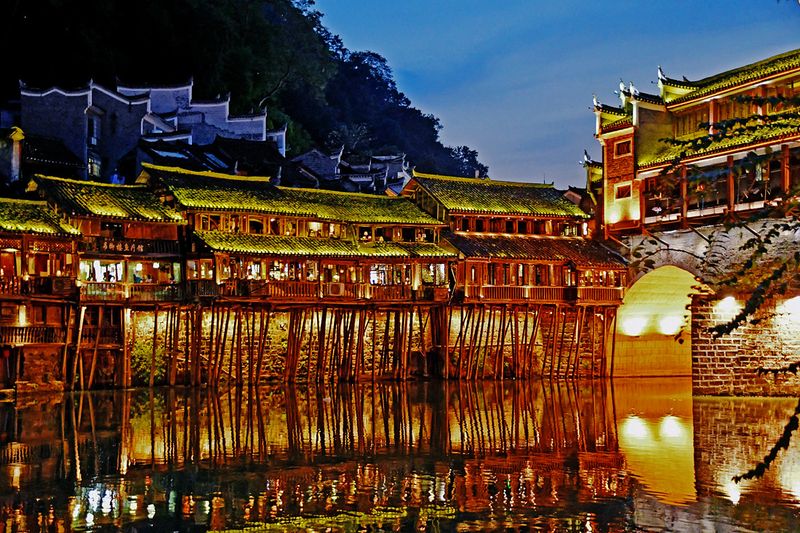 13_Stilted houses above the river.jpg