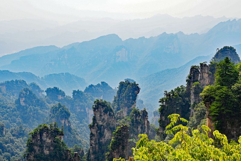 20_Scattered sandstone pillars start to appear.jpg