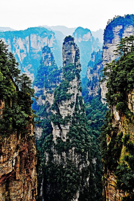 23_More than 1,000 pillars are taller than 120 meters.jpg