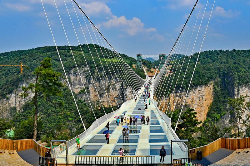 38_Zhangjiajie Glass-bottomed Bridge.jpg
