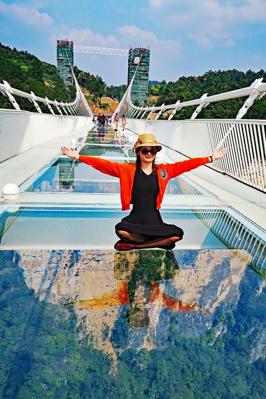 48_Looks like it is her private bridge.jpg