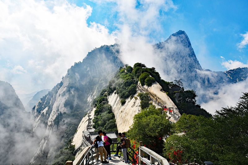 02_Mount Hua, or Huashan, is in Shaanxi Province.jpg