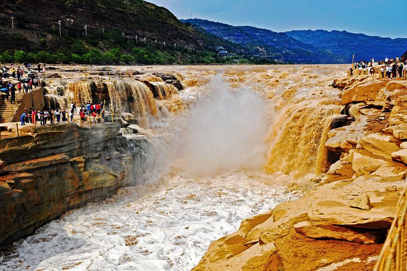 06_Hukou 壺口 is a  spout, meaning the Yellow River pouring down here like from a teapot.jpg