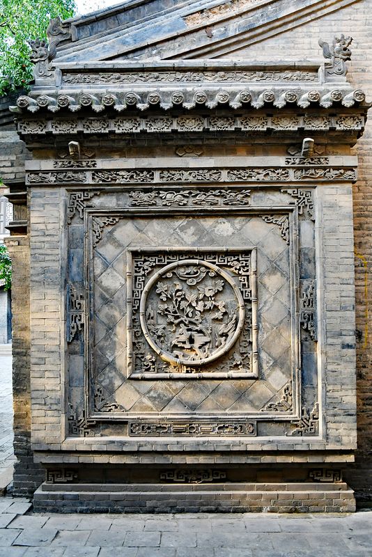 15_Many wall carvings were destroyed during the Cultural Revolution and later restored.jpg