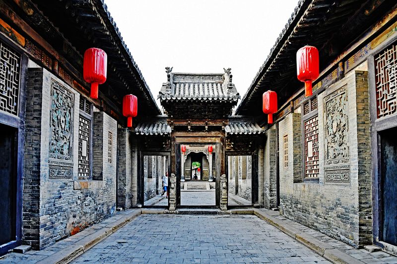 18_He became rich through trading cloth and tea with Europe and Russia.jpg