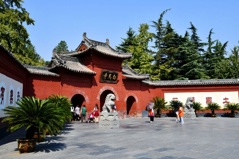 02_White Horse Temple.jpg