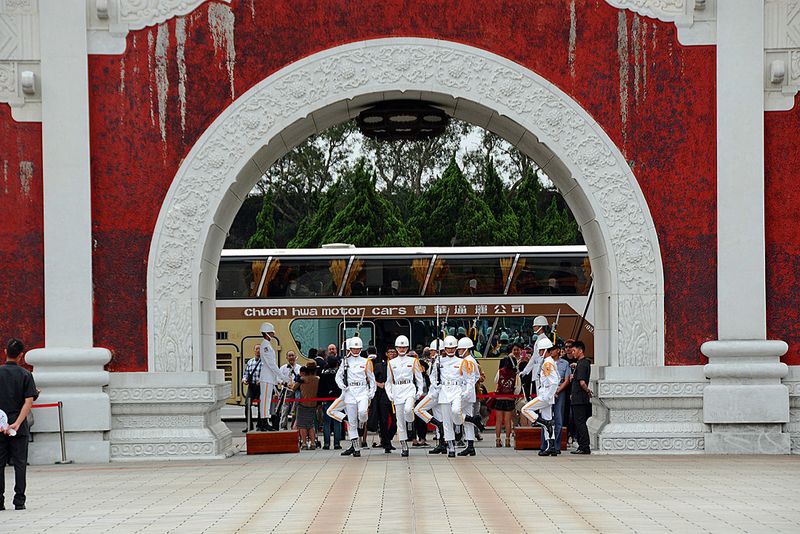 05_Honour Guards appear at the gate.jpg