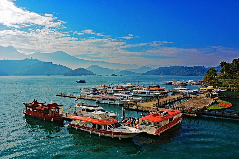70_Sun Moon Lake at daybreak.jpg 深潭幽秘, 遠山虚無