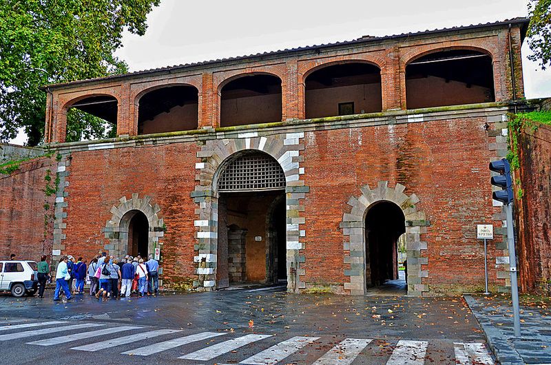 33_Exiting the walled city.jpg