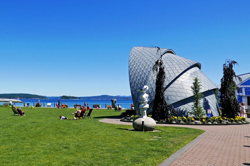 01_Sidney waterfront.jpg