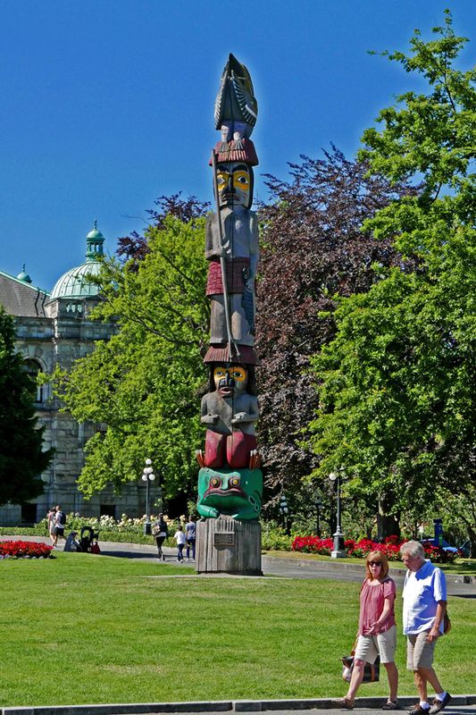 08_Victoria BC_a Totem Pole.jpg
