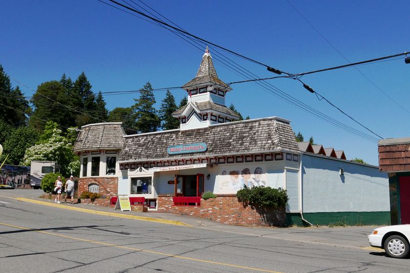 29_Chemainus shopping area.jpg