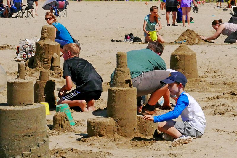 49_Future sand sculpture artists in the making.jpg