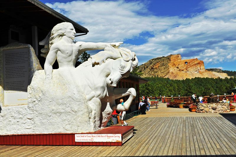 06_The huge monument in the distance will look like this model.jpg