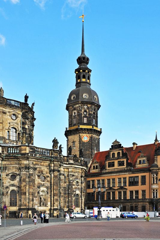 08_Hausmann Tower, part of Dresden Castle.jpg